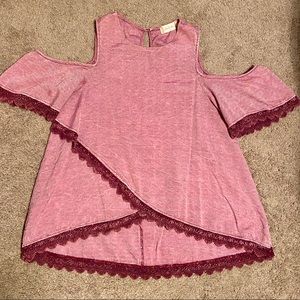 Like new! Altar’d State top